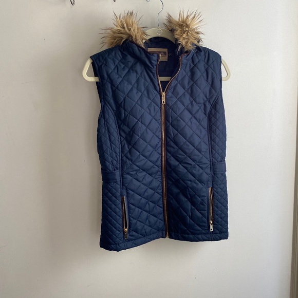 Blue Puff Vest w/ Faux Fur Hoody. Size L - Picture 4 of 4